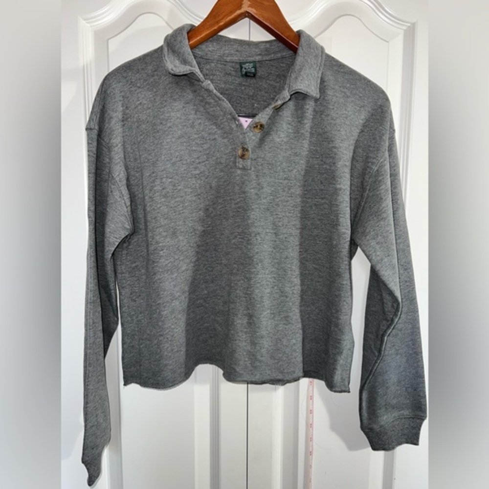 wild fable heather grey cropped three button collared shirt NWT